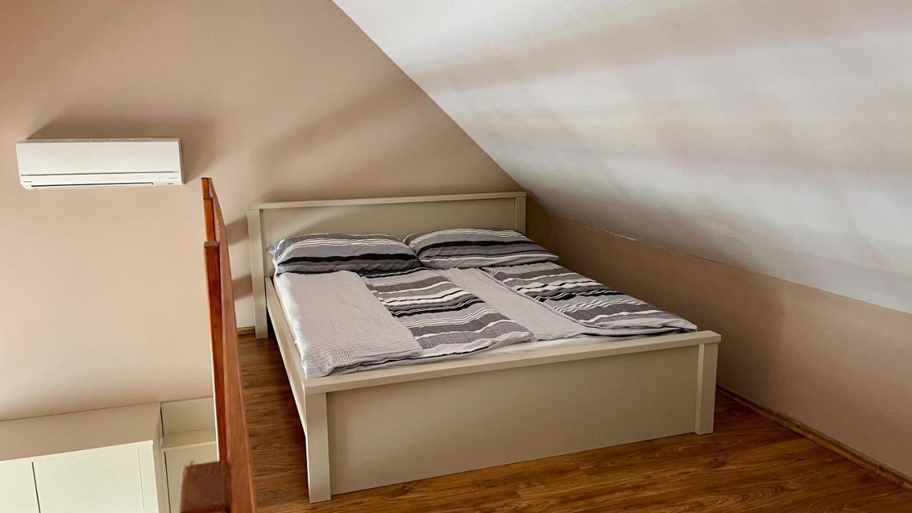 Gyula Var Premium Apartman Εξωτερικό φωτογραφία